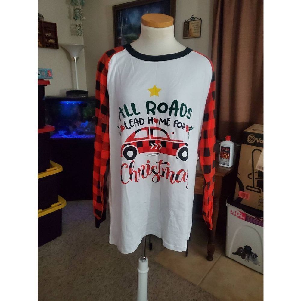 NWOT BELILY CHRISTMAS TOP